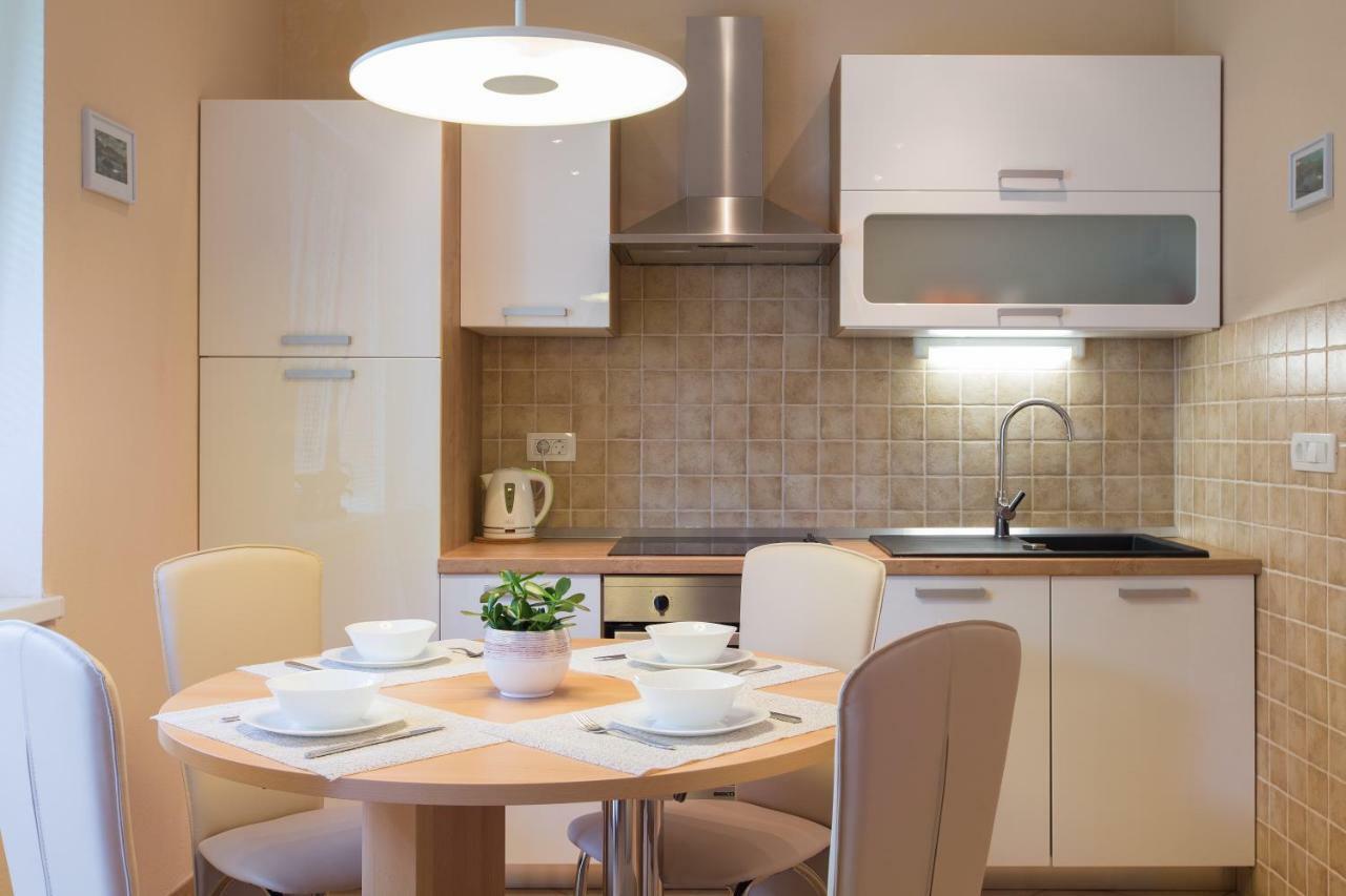 Apartmaji Koman Μπλεντ Δωμάτιο φωτογραφία