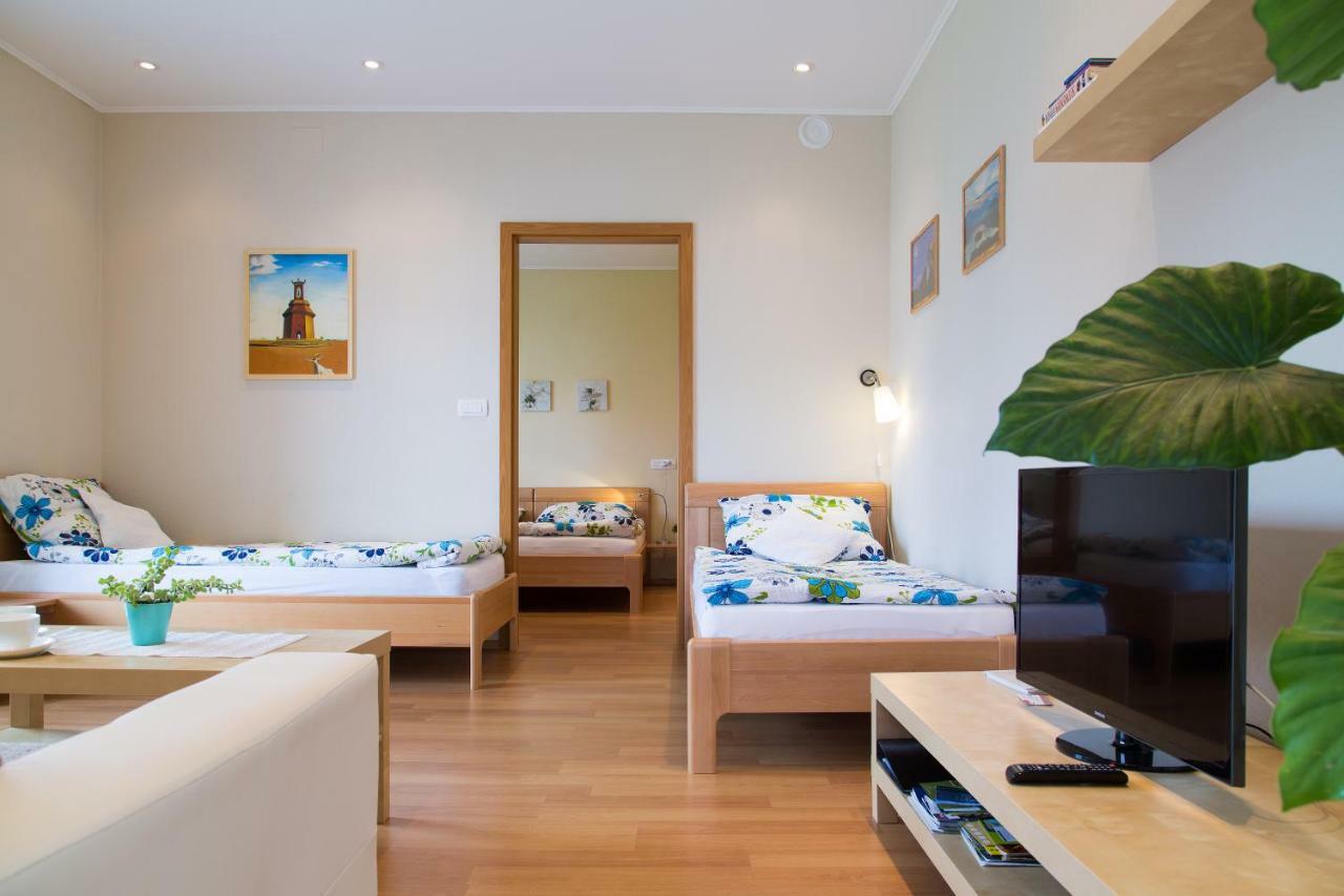Apartmaji Koman Μπλεντ Δωμάτιο φωτογραφία
